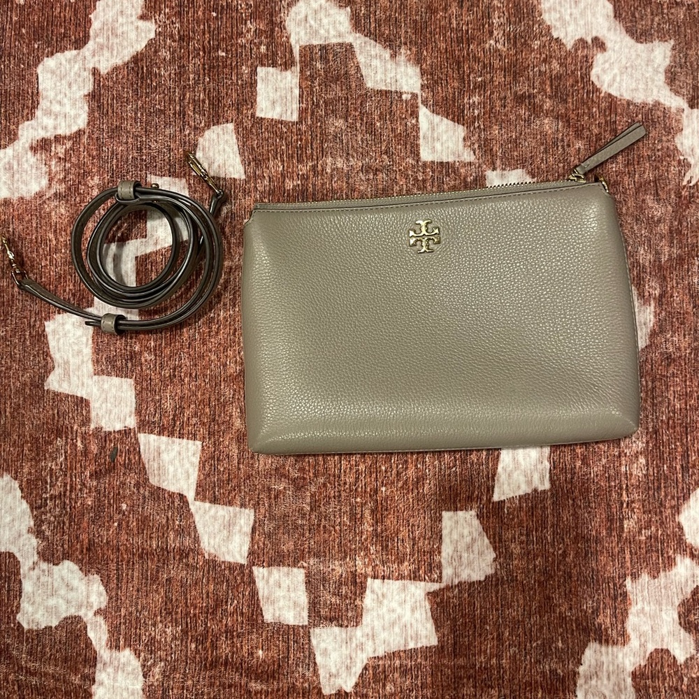 Tory Burch Gray Leather Crossbody Purse Bag. Excellent used condition.
